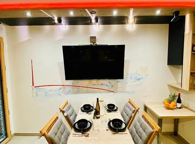Deluxe King Studio