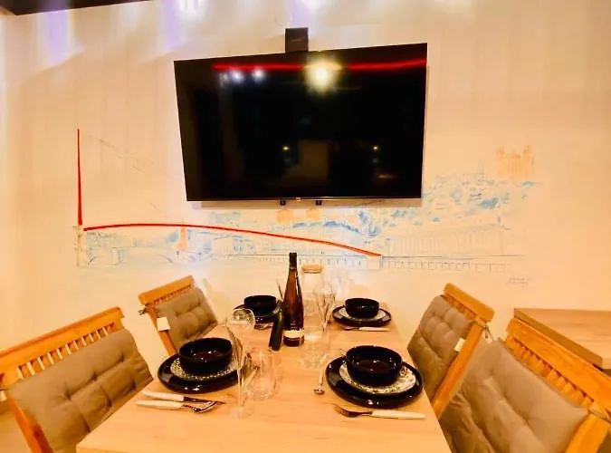 Deluxe King Studio